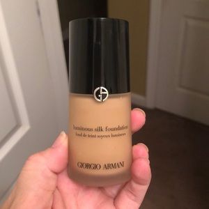 Giorgio Armani Luminous Silk Foundation